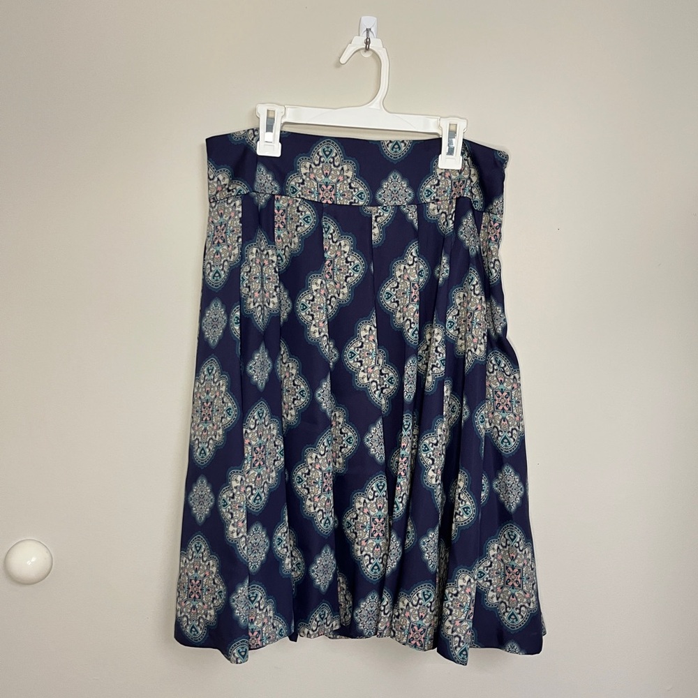Ann Taylor Blue Floral Patterned Midi Skirt Size 4
